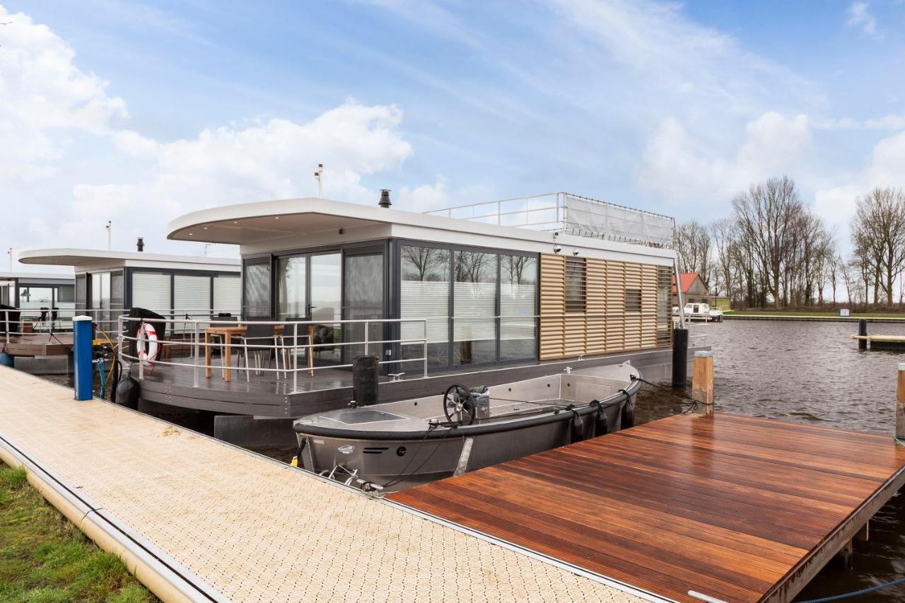 Welcome In - Houseboat 'Elysium' Met Eigen Aanlegsteiger Sneek - Offingawier エクステリア 写真