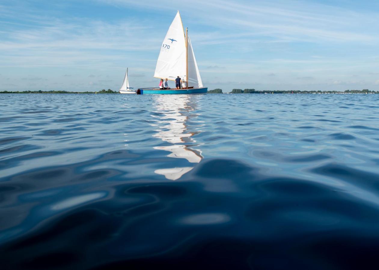 Welcome In - Houseboat 'Elysium' Met Eigen Aanlegsteiger Sneek - Offingawier エクステリア 写真