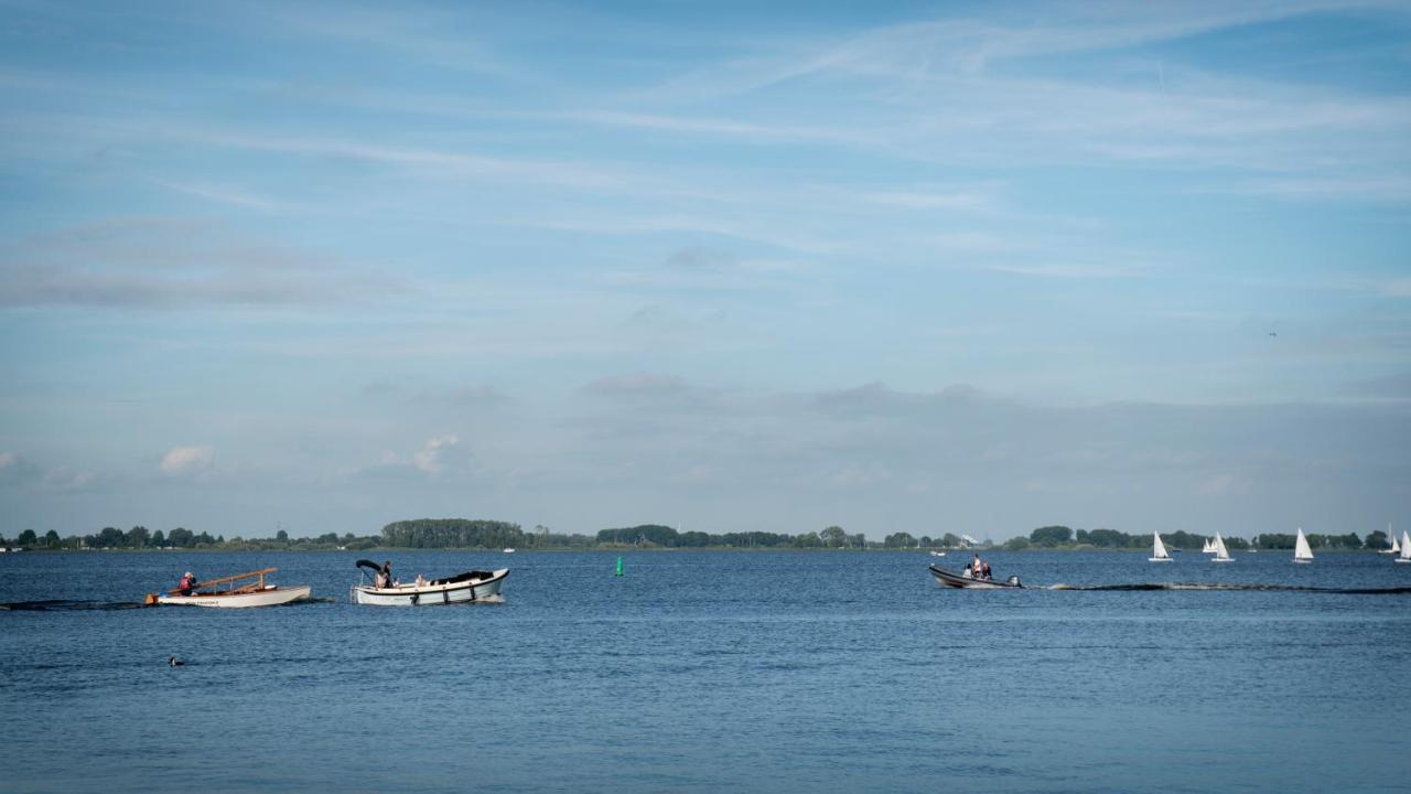 Welcome In - Houseboat 'Elysium' Met Eigen Aanlegsteiger Sneek - Offingawier エクステリア 写真