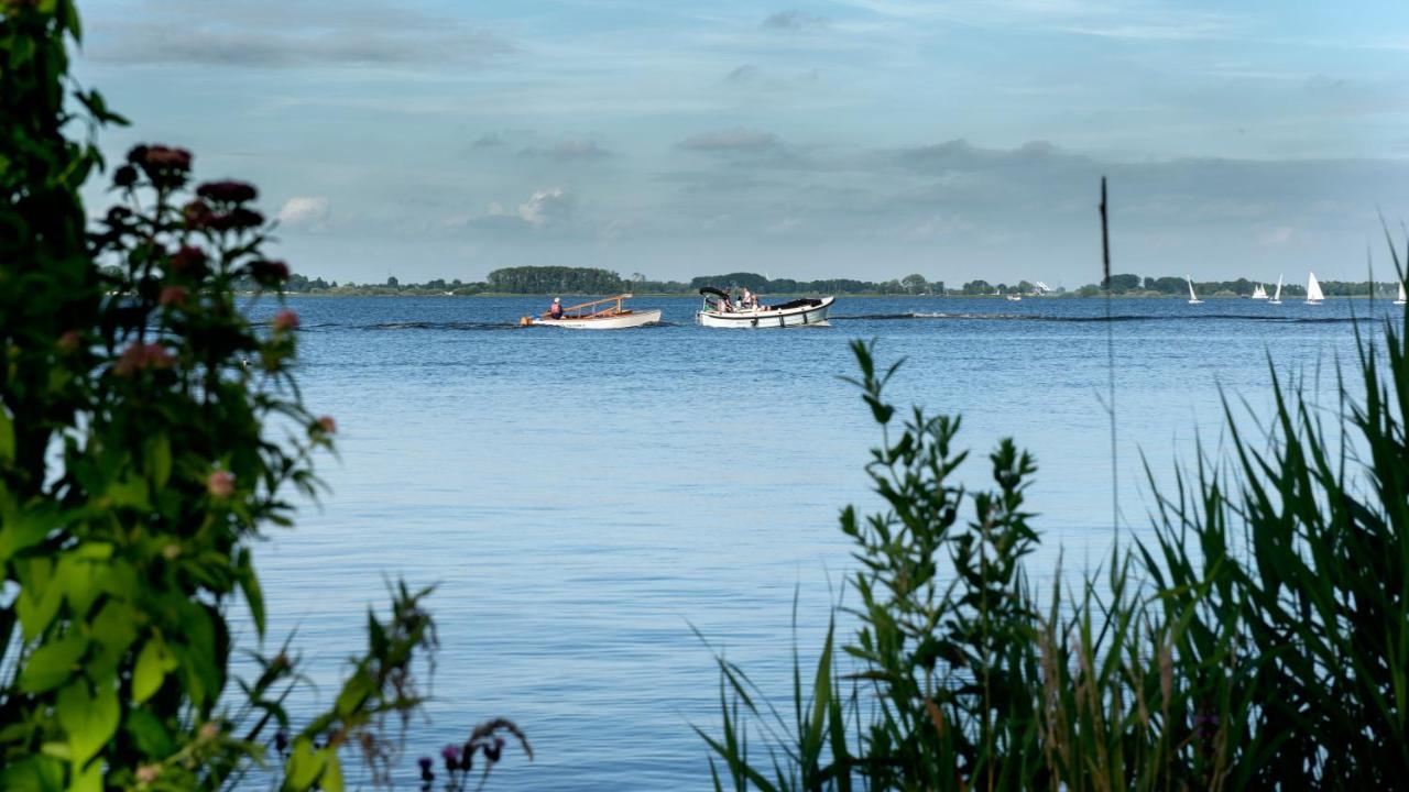 Welcome In - Houseboat 'Elysium' Met Eigen Aanlegsteiger Sneek - Offingawier エクステリア 写真
